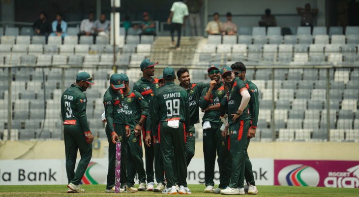 ১৯৯ রানের লক্ষ্যে ব্যাট করছে বাংলাদেশ